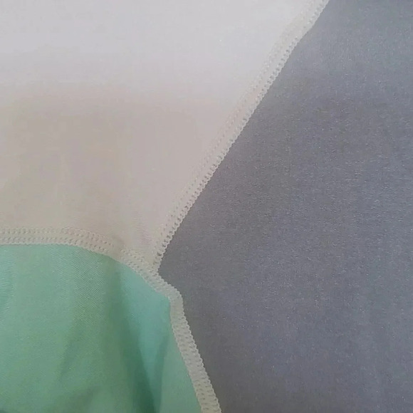 Body Glove long sleeve green, gray and white rash guard Size Small - Picture 3 of 4